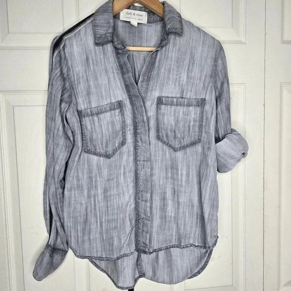 Cloth & Stone Anthro Size S Shirt Gray Chambray Tencell Split Back Roll Tab - Picture 2 of 7